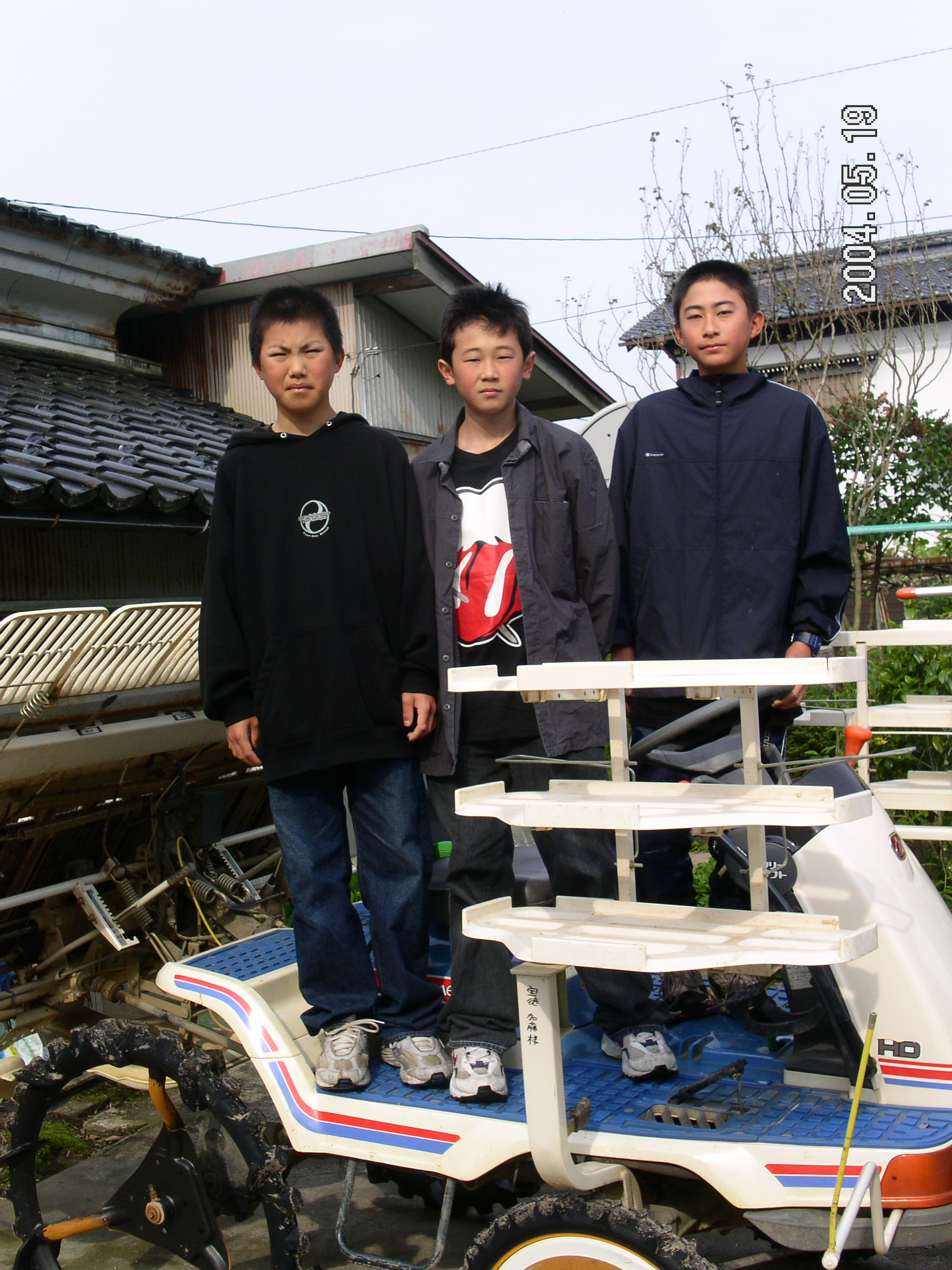 ���s���쒆�w�Z�Q�N���̔_�Əh���̌�